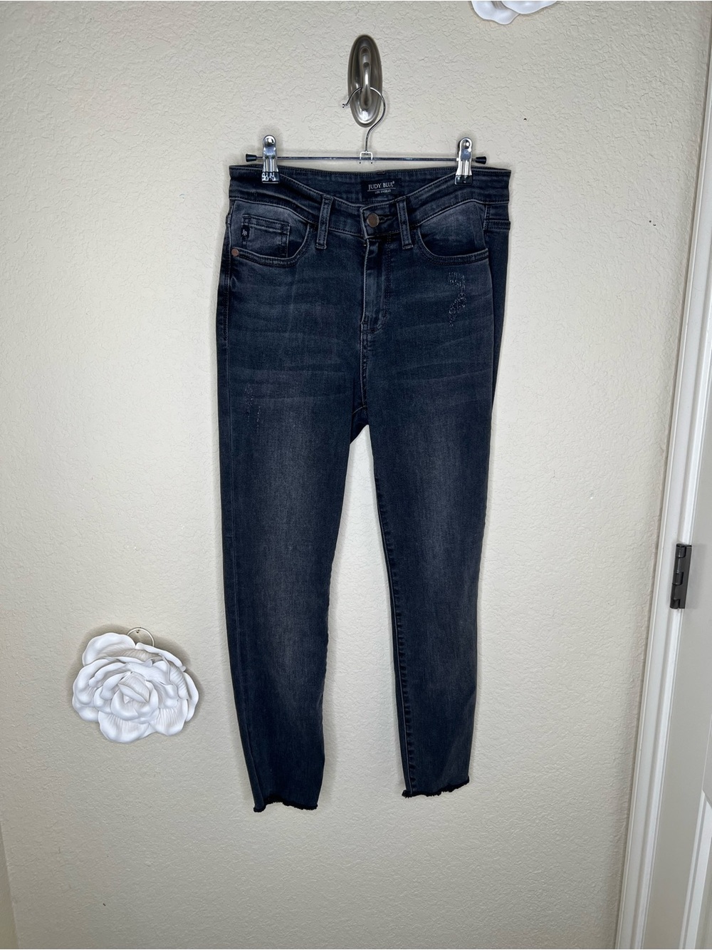 NTM: Judy Blue Skinny Jeans Size 5/27 Black Gray Wash Raw Hem Stretch Denim - Picture 2 of 16